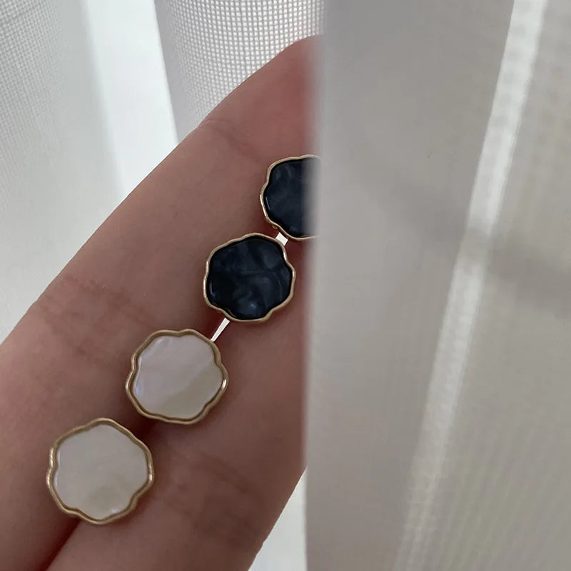 10mm 10PCs White Black Small Metal Shank Button in Cloud Shape