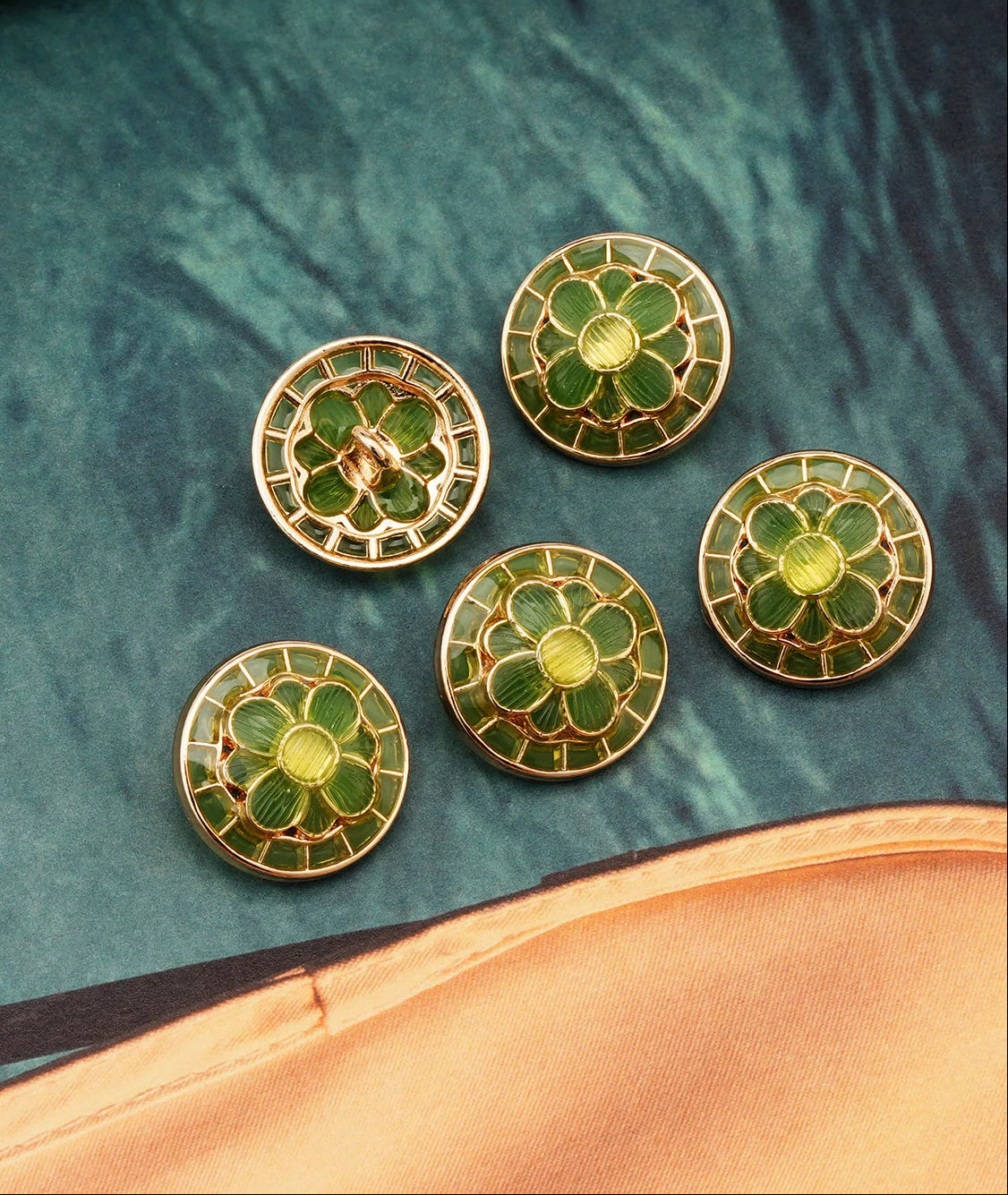 5PCs 18mm 23mm Flower Metal Shank Button in Yellow Green - 2 sizes