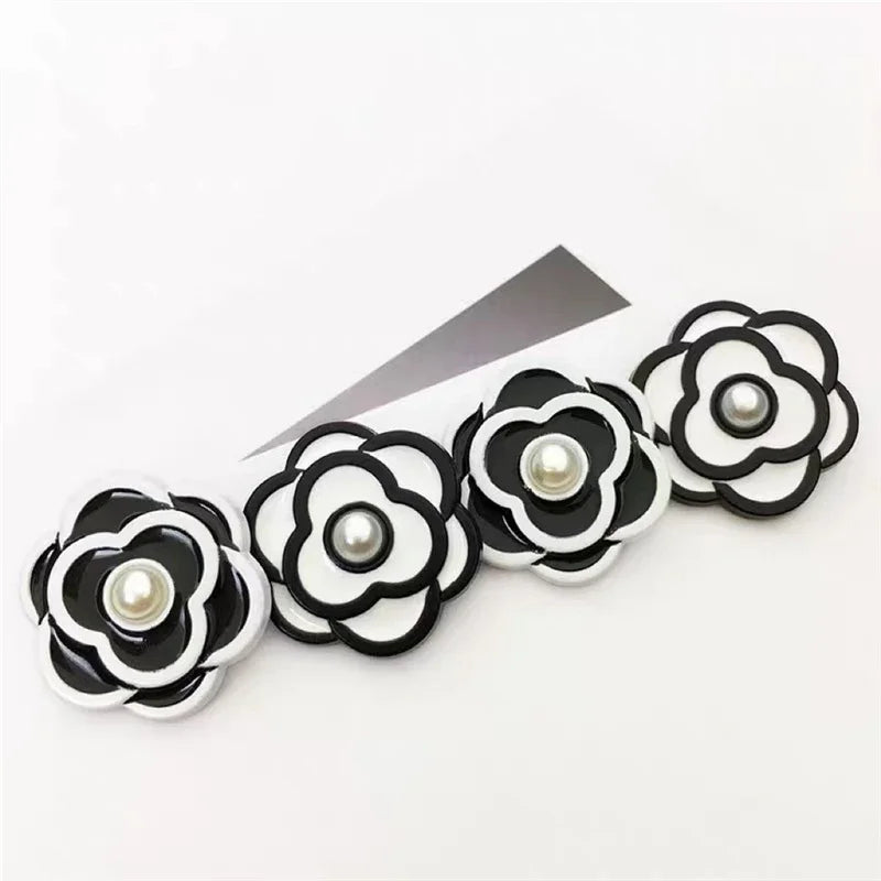 10PCs 18mm 23mm Flower Metal Button Shank Style in White or Black Petals with Pearl Design