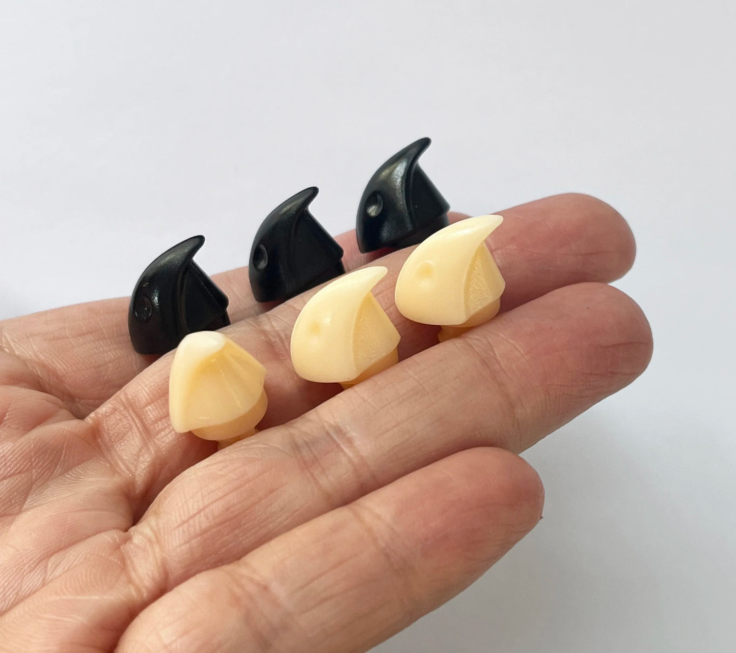 16x13mm 40PCs Black and Beige Yellow Plush Bird Animal Toy Safety Beak Mouth