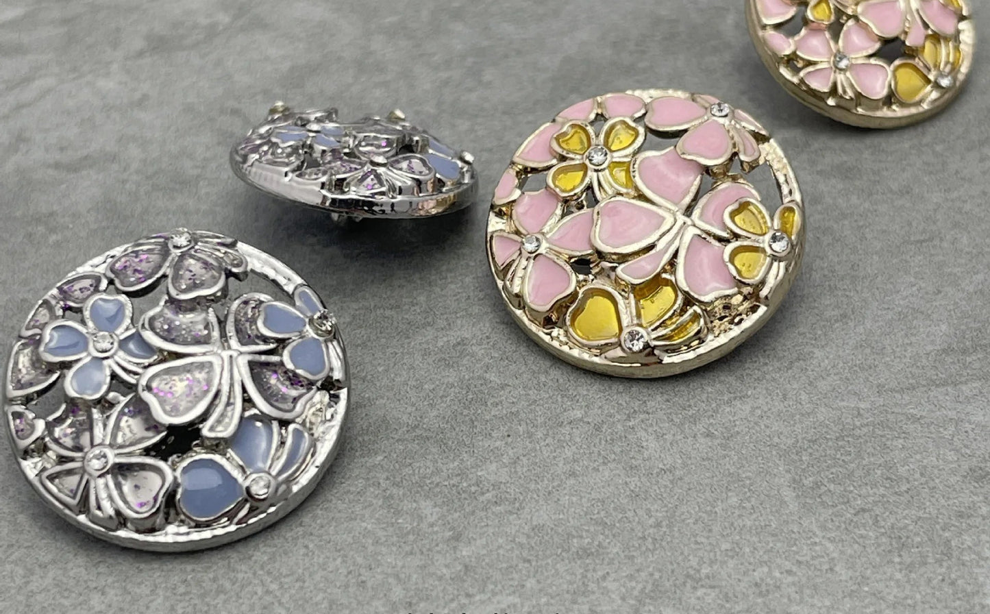 10PCs 17.5mm 22.5mm Round Metal Button Hollow Style 4 Petals Design 2 Colours option