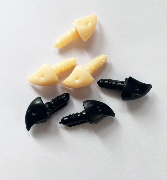 16x13mm 40PCs Black and Beige Yellow Plush Bird Animal Toy Safety Beak Mouth