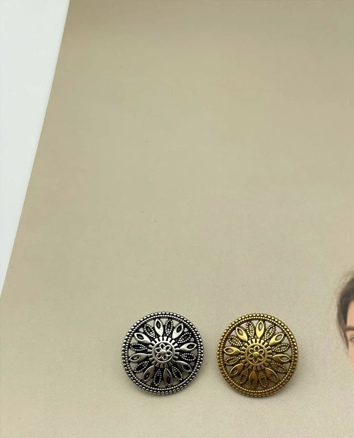 10PCs 18mm 25mm Round Metal Button Shank Type in Bronze or Silver Design with Hollow Floral Pattern