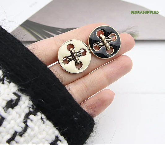 18mm 25mm 10PCs Round Metal Fashion Shank Button with Hollow Cross Design in Black Gold/Cream Gold
