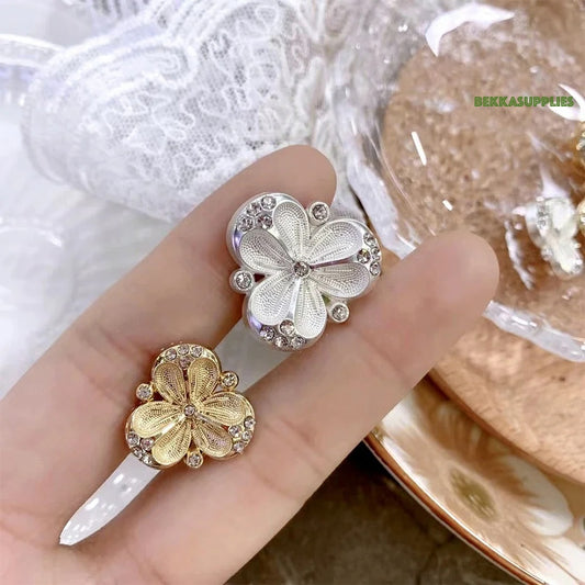 18mm 23mm 10PCs Flower Style Metal Shank Rhinestone Button in Gold or Silver Style