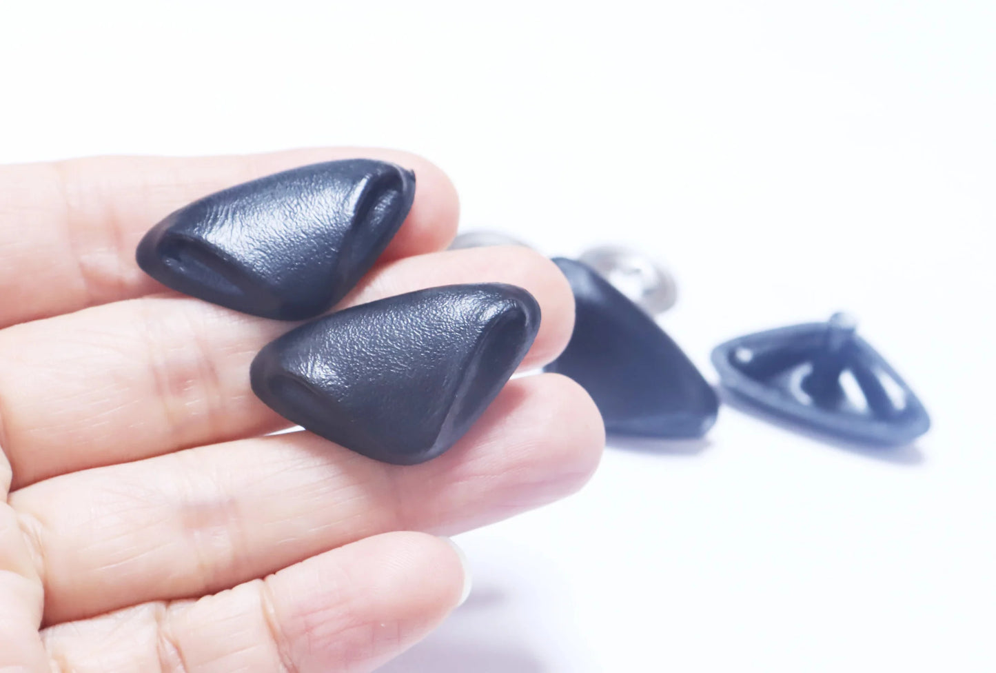 20x35mm Black Triangular Safety Nose Straight Stem and Metal Washer for DIY amigurumi plush, 20PCs