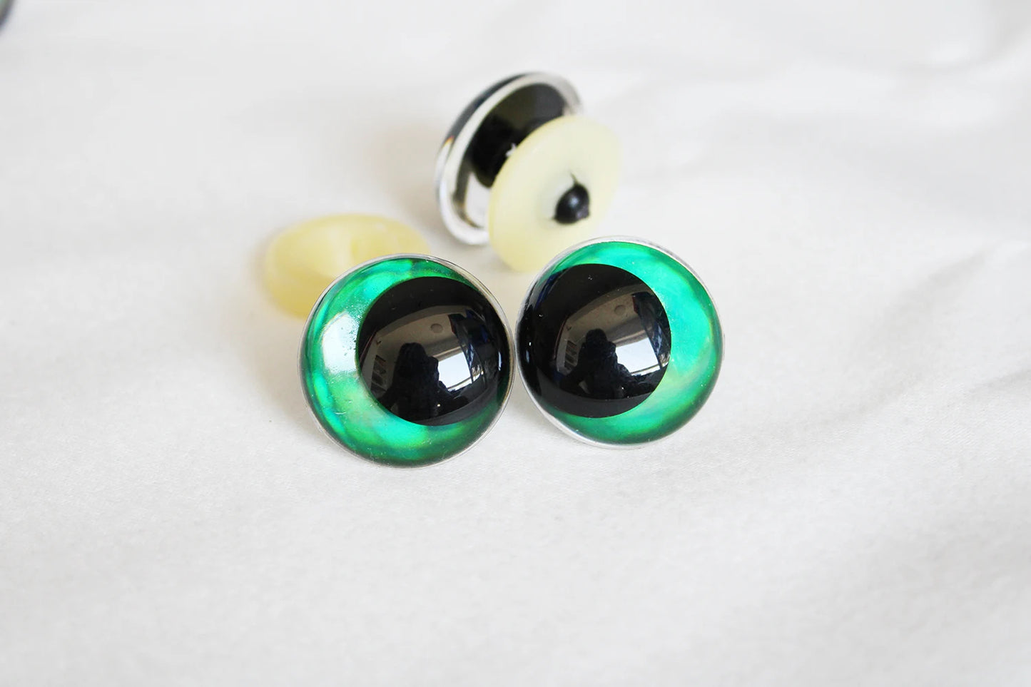 10Pairs Size 14mm 16mm 18mm 23mm 28mm Cartoon Round Glitter Funny Safety Eyes with Glitter Colour and Washer #side way eyes #DIY animal plush stuffed amigurumi making