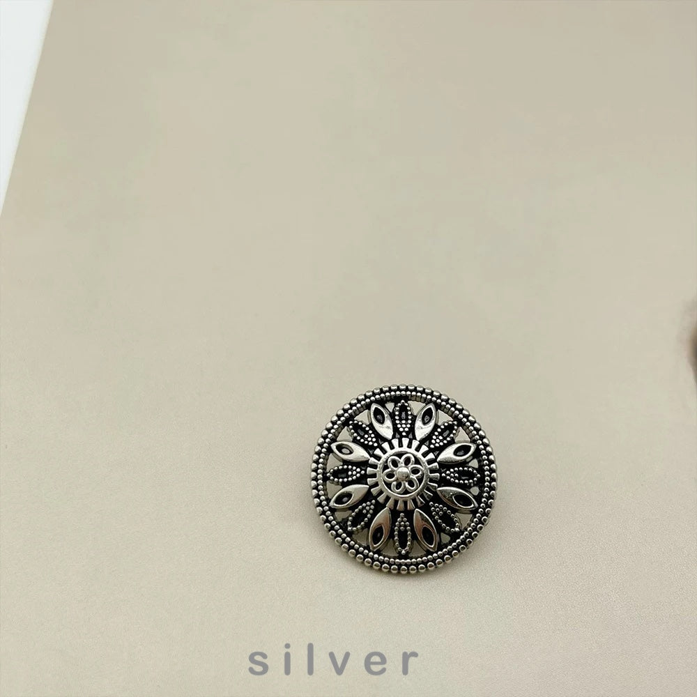 10PCs 18mm 25mm Round Metal Button Shank Type in Bronze or Silver Design with Hollow Floral Pattern