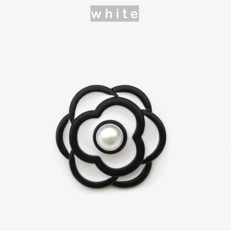 10PCs 18mm 23mm Flower Metal Button Shank Style in White or Black Petals with Pearl Design